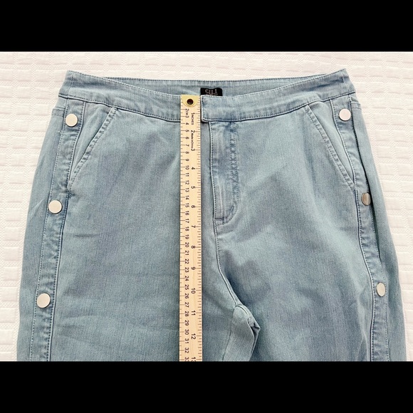 A350330 G.I.L.I. Dual Stretch Side Button Flare Jeans LIGHT WASH Size 10 Boho - Picture 3 of 9